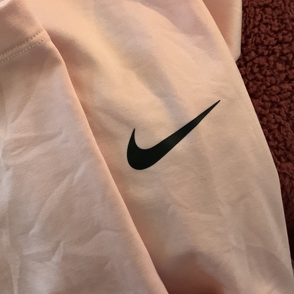 Soft pink Nike Dri-Fit long sleeve - L - Picture 4 of 5